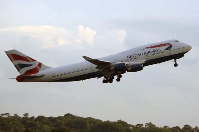 Boeing 747-400 (G-BNLE)