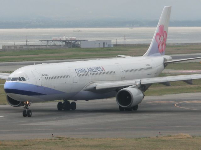 Airbus A330-300 (B-18355) - いつの間にか特別塗装がはがされてました。