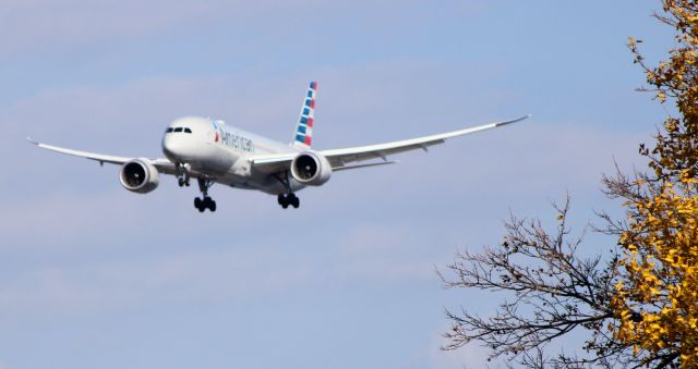 Boeing 787-8 (N877BF) - On short final is this 2020 American Airlines Boeing 787-8 Dreamliner in the Autumn of 2023. LSZH - KPHL