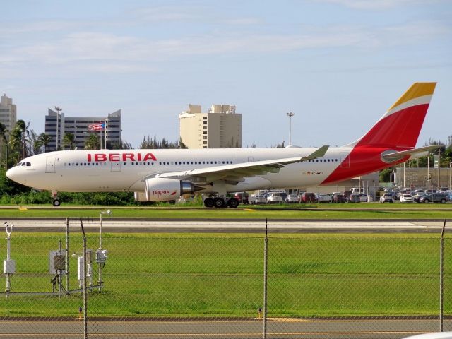 Airbus A330-200 (EC-MKJ) - "Montevideo"!