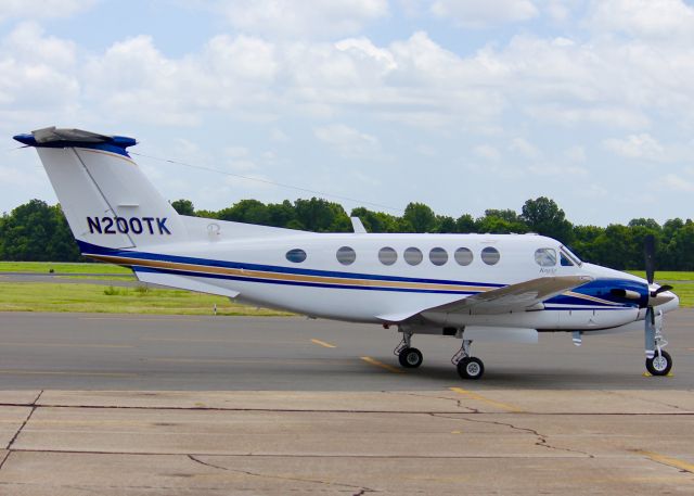 Beechcraft Super King Air 200 (N200TK) - At Downtown Shreveport.