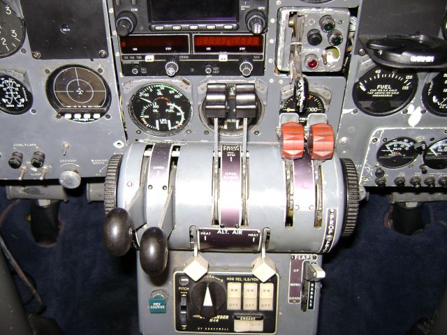 Rockwell Commander 685 (N4998E)