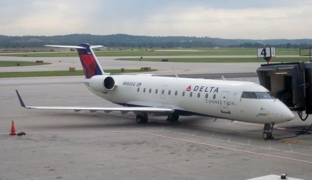 Canadair Regional Jet CRJ-200 (N8800G) - Delta Connection CRJ-200 N8800G at OMA on July 27, 2009.