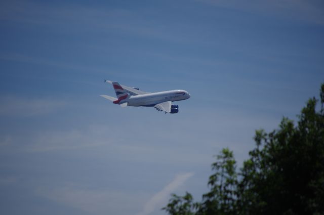 Airbus A380-800 (G-XLEJ)