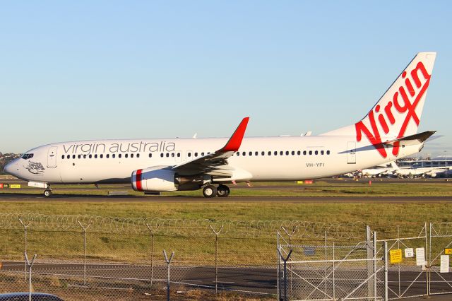 Boeing 737-800 (VH-YFI)