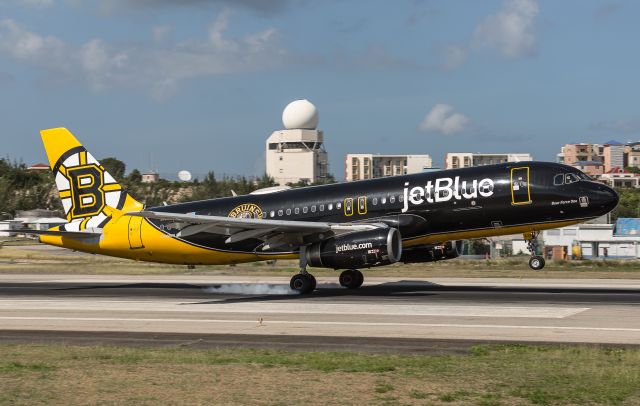 Airbus A320 (N632JB)