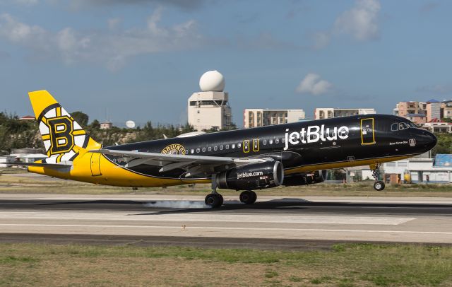 Airbus A320 (N632JB)