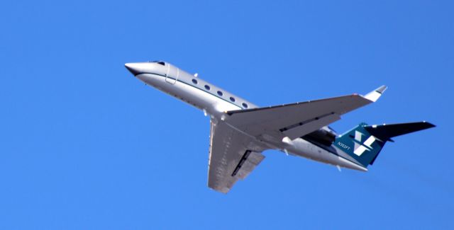 Gulfstream Aerospace Gulfstream IV (N352FT) - Shortly after departure is this 2000 Gulfstream Aerospace G-IV (SP) in the Autumn of 2023.