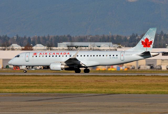 Embraer ERJ-190 (C-FHJU)