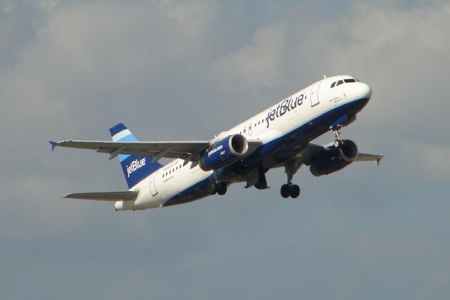 — — - JetBlue Flight 1188 "Blue Better Believe It" (N640JB) departs Sarasota-Bradenton International Airport enroute to Boston-Logan International Airport