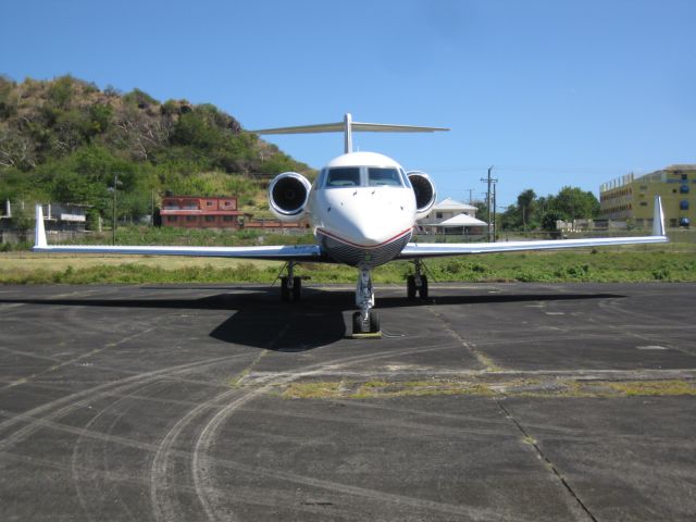 Bombardier Global 5000 (N930DC)