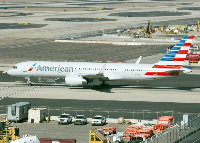 Boeing 757-200 (N201UU)