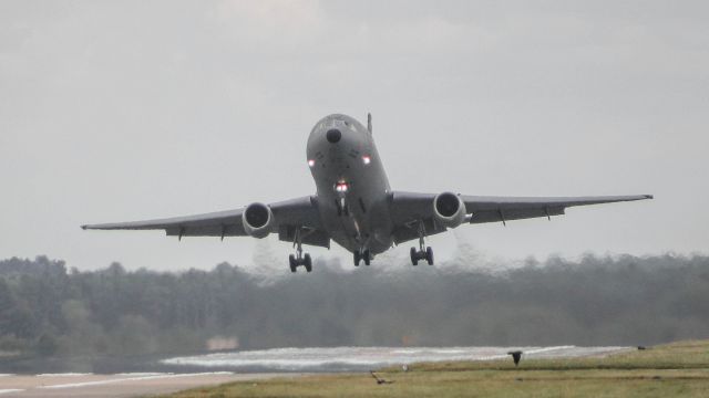 McDonnell Douglas DC-10 — - The USAF KC10 lifting off runway29