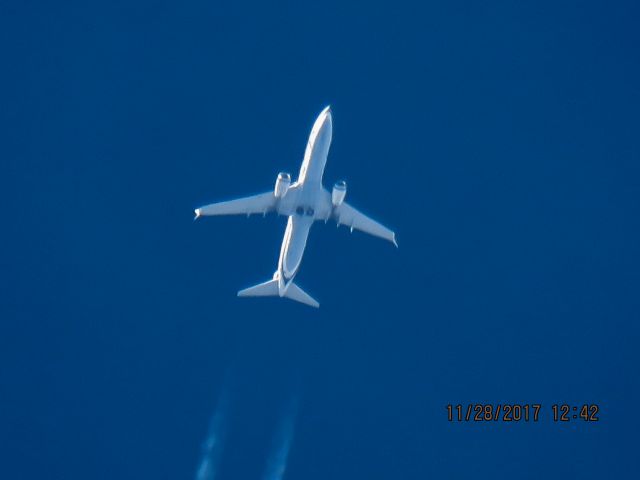 Boeing 737-800 (N546AS)