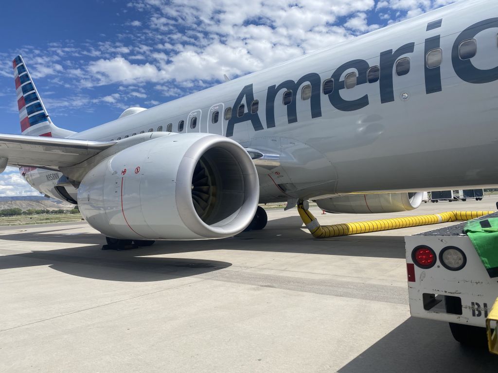 Boeing 737-700 (N958NN) - Turn and Burn