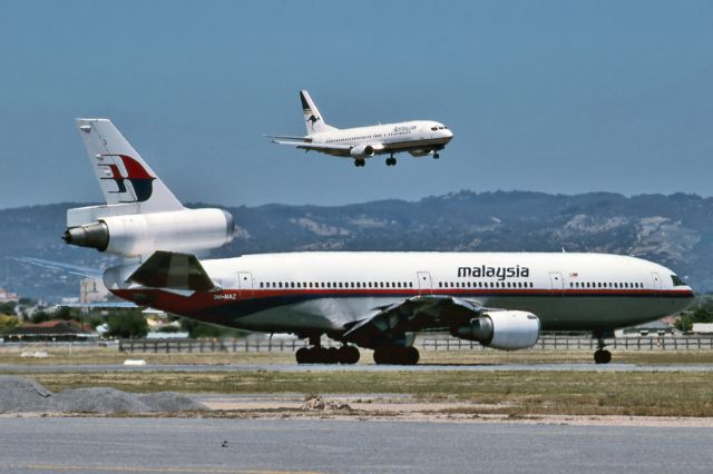 9M-MAZ — - MALAYSIA AIRLINES - MCDONNELL DOUGLAS DC-10-30 - REG : 9M-MAZ (CN 46933/159) - ADELAIDE INTERNATIONAL AIRPORT SA. AUSTRALIA - YPAD (28/12/1990)