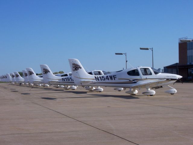 Cirrus SR-20 (N154WF) - Western Michigan University