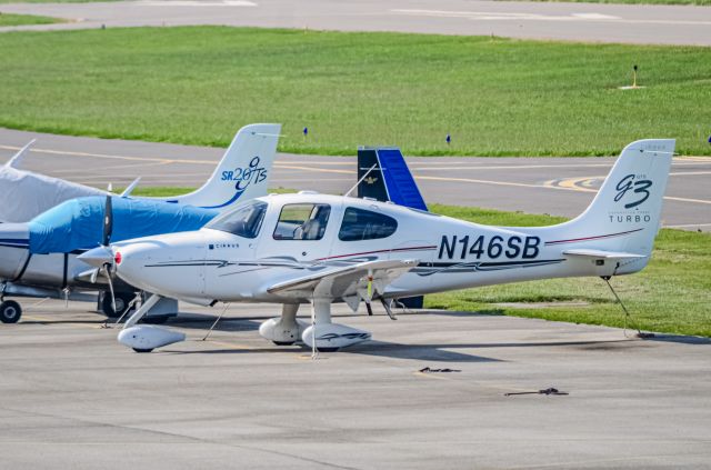 Cirrus SR-22 (N146SB)