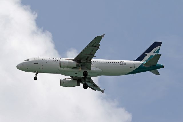 Airbus A320 (9V-SLL)