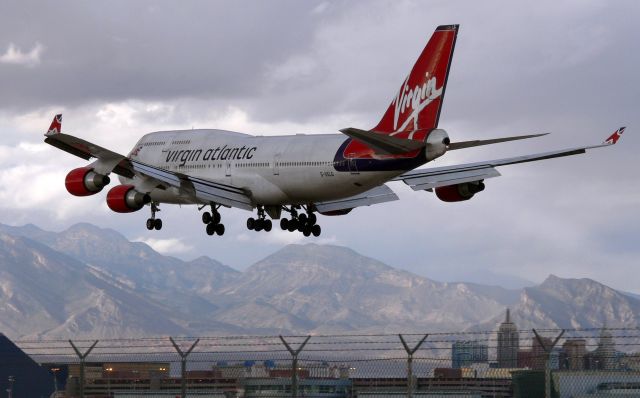 Boeing 747-400 (G-VXLG) - 747-4 landing at KLAS.