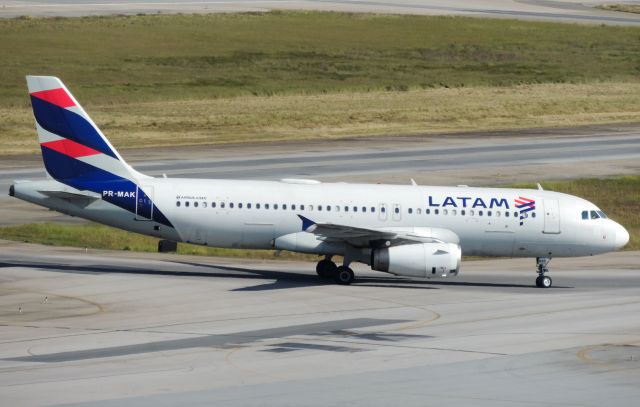 Airbus A320 (PR-MAK)