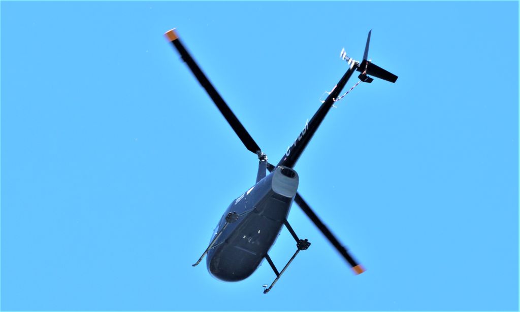 Robinson R-66 (C-FLBI) - C-FLBI ROBINSON R-66 Québec Hélicoptères Inc. Altitude 322 Mètres Vitesse 217 Km/h. Survolant le fleuve St-Laurent QC. à  Lavaltrie le 23-06-2023 à 14:56
