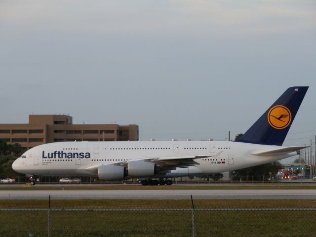 Airbus A380-800 (D-AIMD)