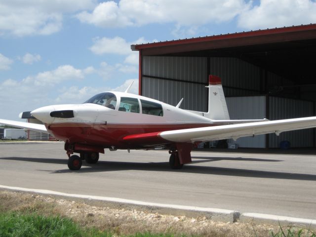 Mooney M-20 (N11724)