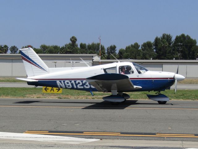 Piper Cherokee (N9123J) - Taxiing to RWY 24