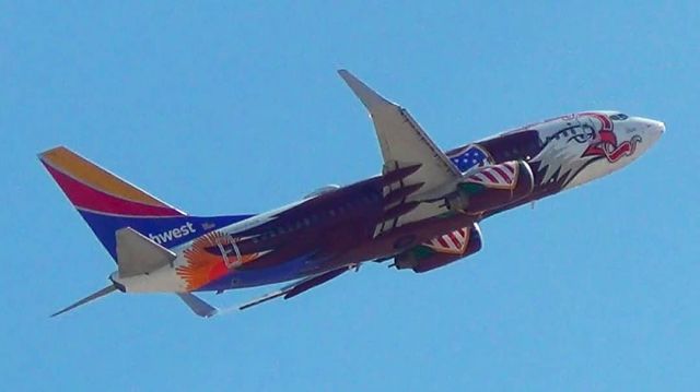 Boeing 737-700 (N918WN) - Illinois One (N918WN) departing El Paso International Airport toward Houston Hobby 