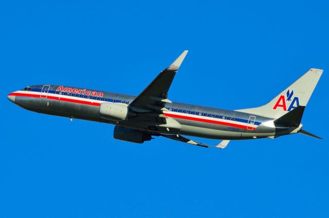 Boeing 737-800 (N938AN) - American - N938AN - B737-800 - Departing KDFW 11/17/2013