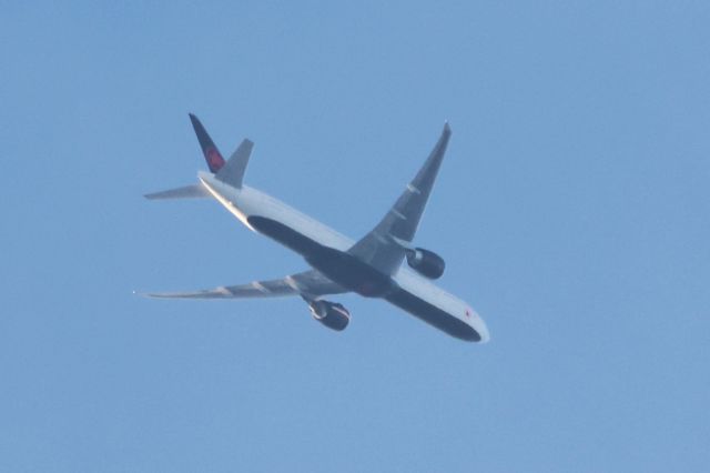 Boeing 777-200 (N799AN) - C-FIVR Boeing B-777-333 ER. Air Canada AC874 De Montréal YUL. vers Paris CDG. Altitude 6324 Mètres Vitesse 891 Km/H Survolant la ville de Lavaltrie QC. Le 06-09-2024 à 18:44