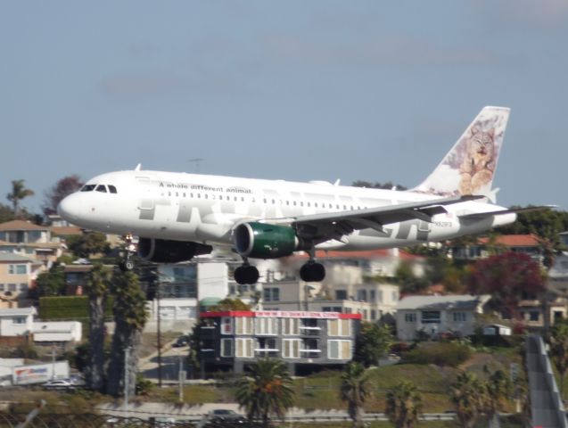 Airbus A319 (N929FR)