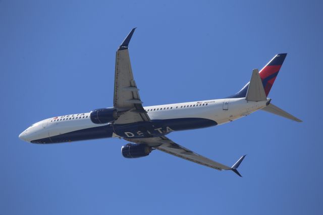 Boeing 737-900 (N883DN)