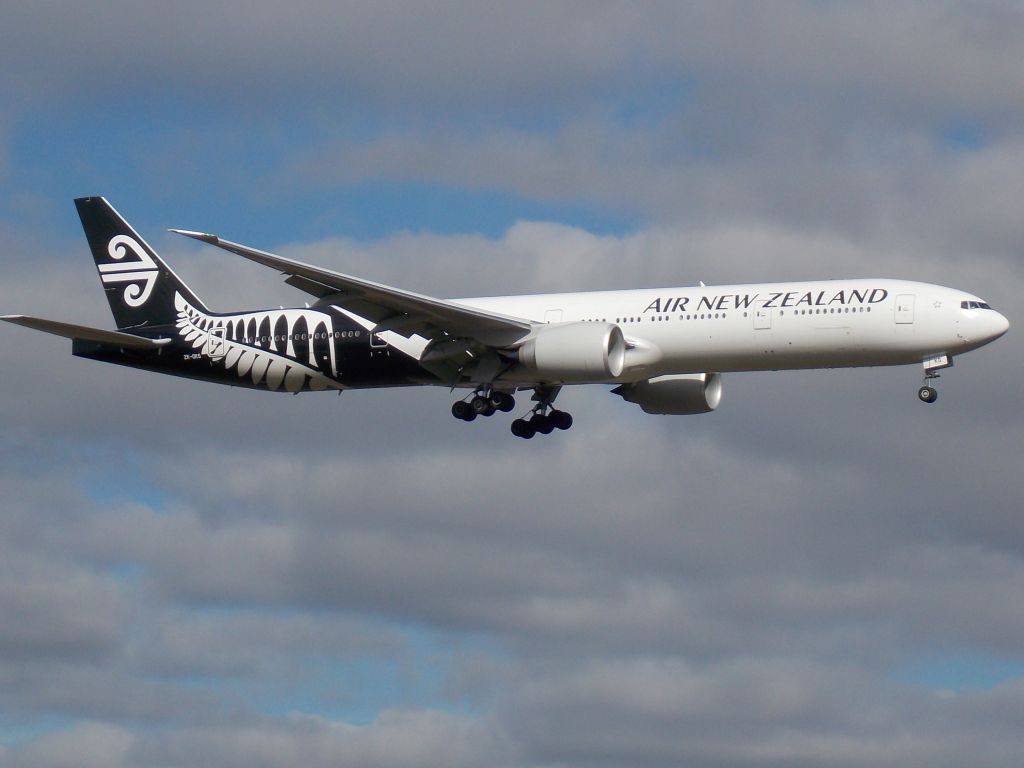 Photo of Air New Zealand B77W (ZK-OKS) - FlightAware