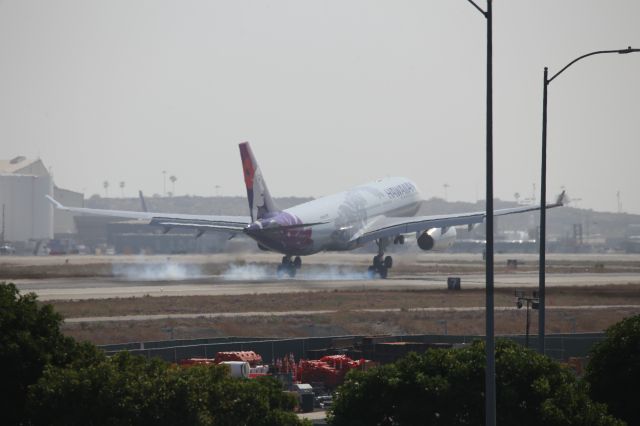 Airbus A330-200 (N383HA)