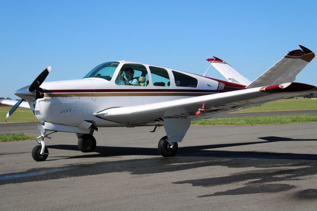 Beechcraft 35 Bonanza (VH-KWK)