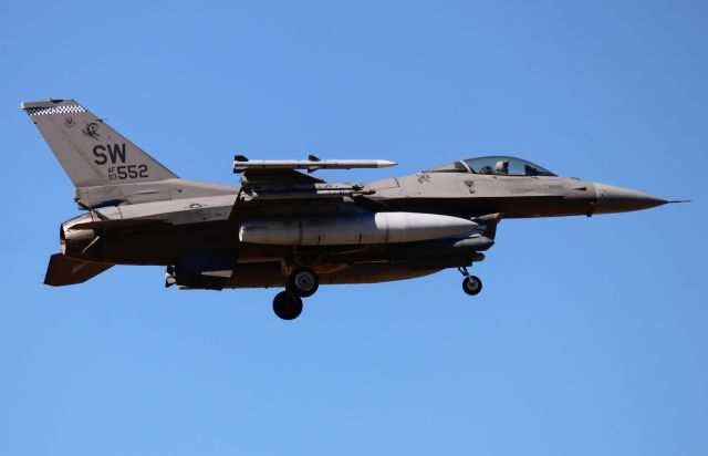 Lockheed F-16 Fighting Falcon (93-0552)