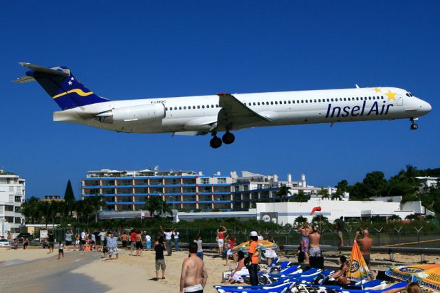 McDonnell Douglas MD-80 (PJ-MDC)