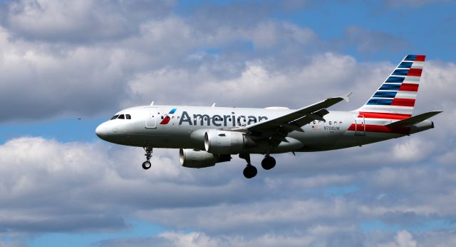 Airbus A319 (N708UW) - On final is this 1999 American Airlines Airbus A319-112 in the Summer of 2020.