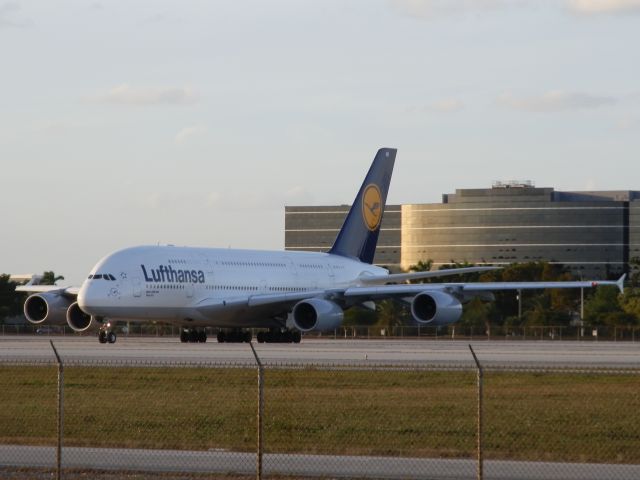 Airbus A380-800 (D-AIMD)