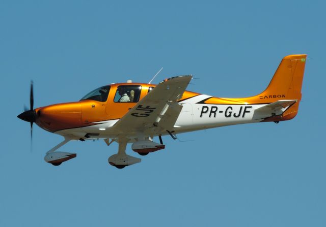 Cirrus SR-22 (PR-GJF)