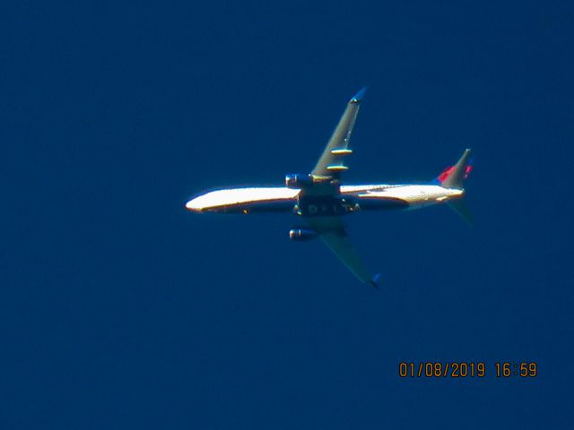 Boeing 737-900 (N866DN)