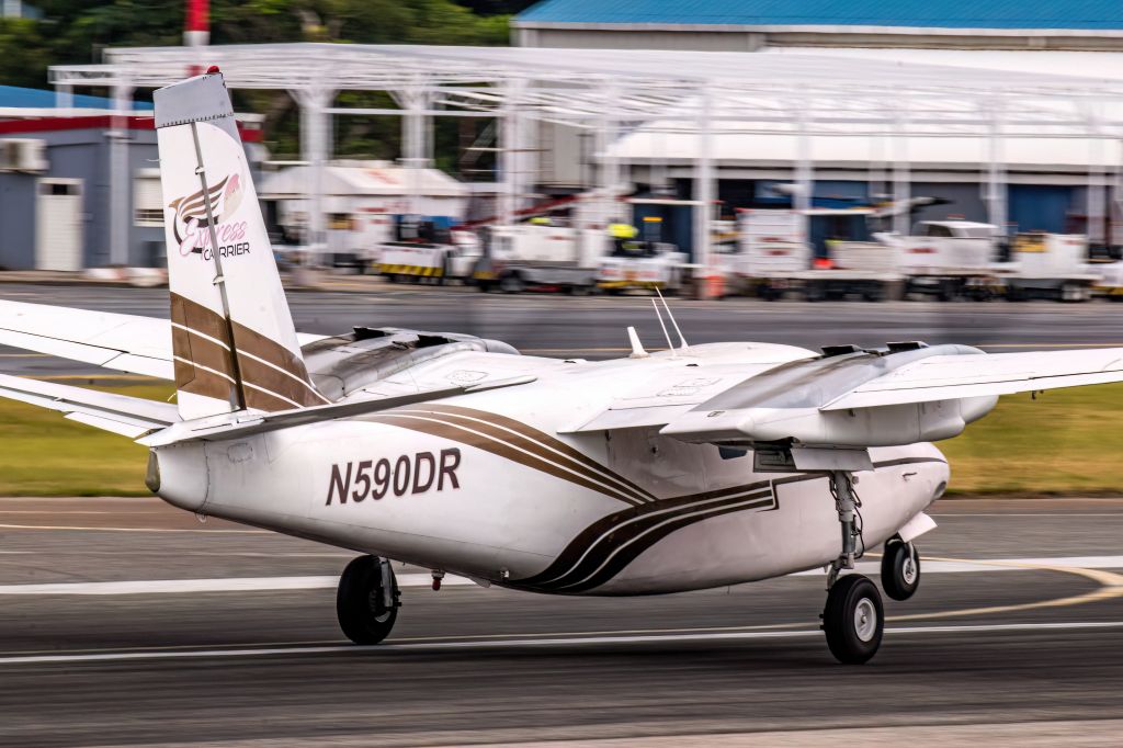 Aero Commander 500 (N590DR)