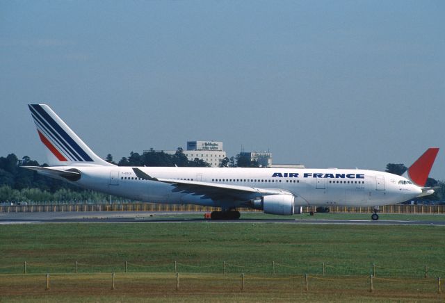 Airbus A330-200 (F-GZCD) - Departure at Narita Intl Airport Rwy16R on 2005/10/02