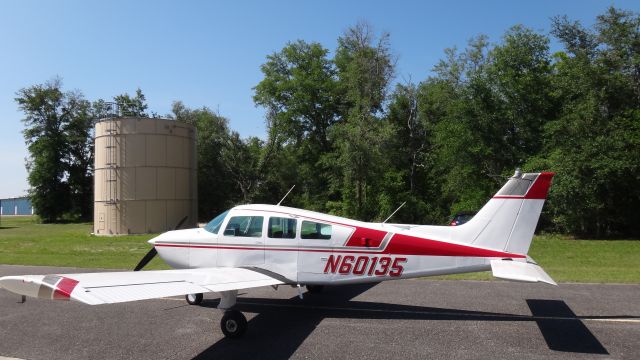 Piper Apache (N60135)