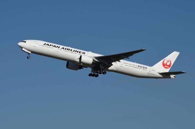 BOEING 777-300 (JA751J) - 2018-09-01