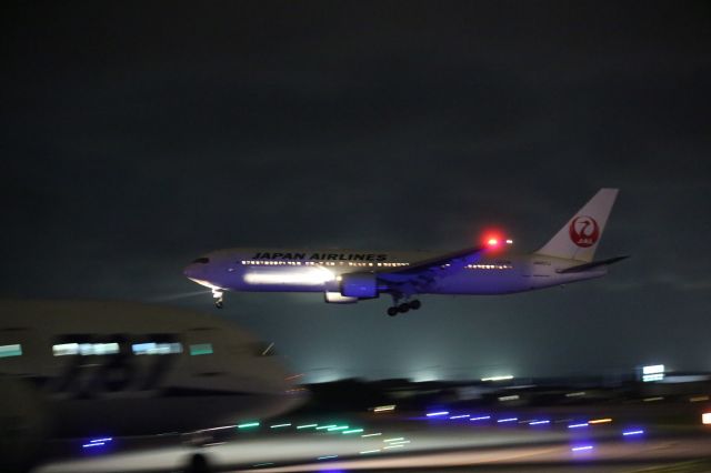 BOEING 767-300 (JA657J) - 25 September 2015:HND-HKD.