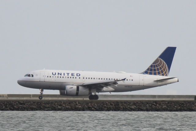 Airbus A319 (N818UA)