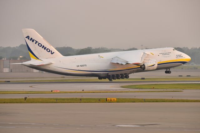 Antonov An-124 Ruslan (UR-82072) - 5-L 06-17-23